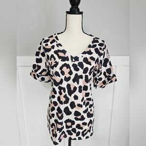 Leopard Print V-Neck Short Sleeve Top - Black & Cream Sz M